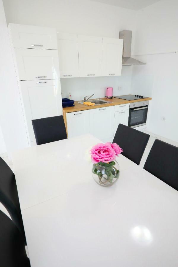 Apartmani Vlado Mitar Sukošan Εξωτερικό φωτογραφία