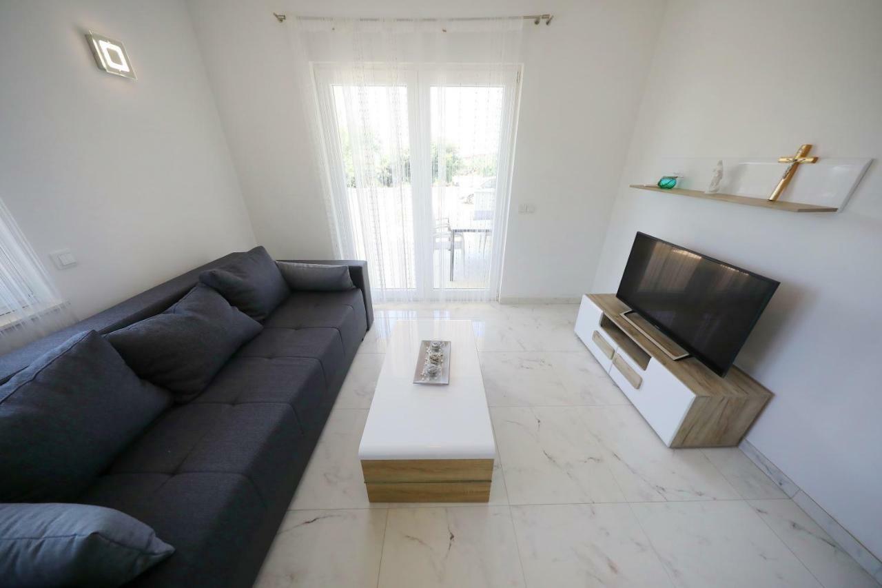 Apartmani Vlado Mitar Sukošan Εξωτερικό φωτογραφία