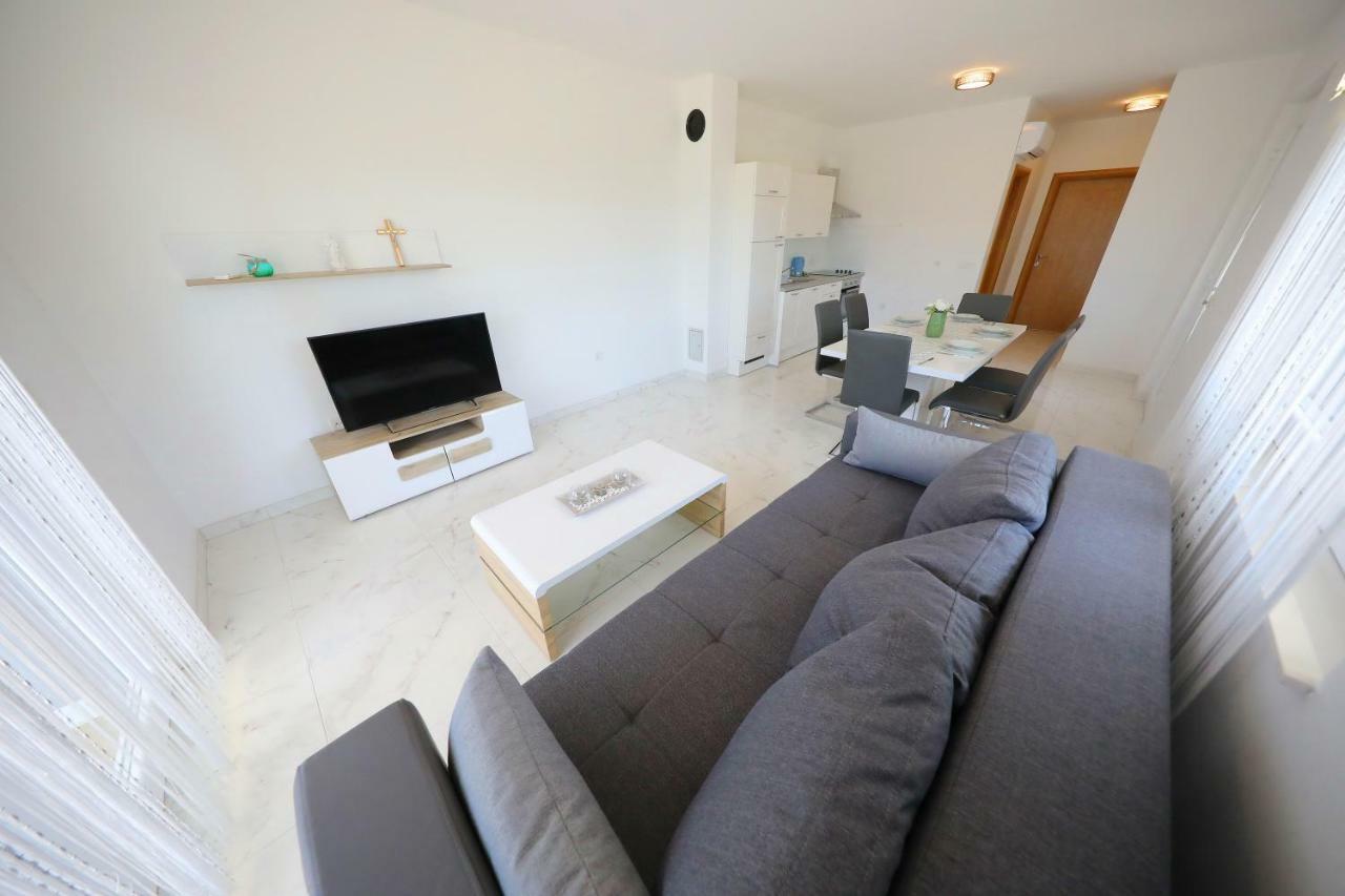 Apartmani Vlado Mitar Sukošan Εξωτερικό φωτογραφία