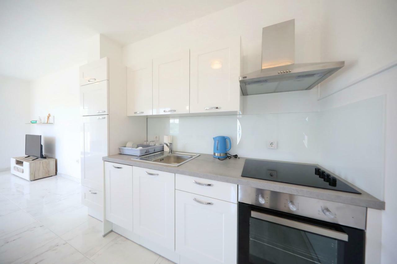 Apartmani Vlado Mitar Sukošan Εξωτερικό φωτογραφία