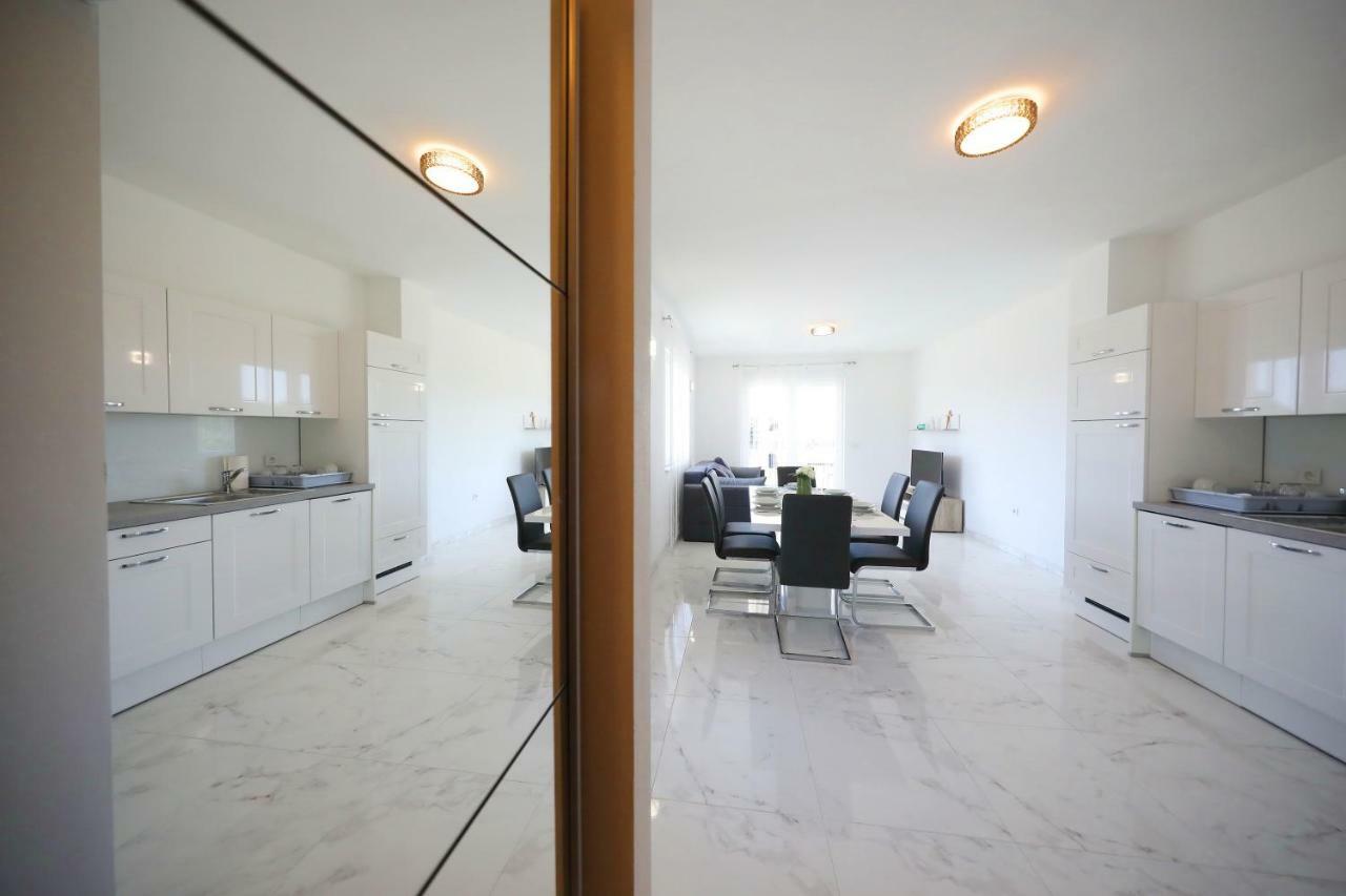 Apartmani Vlado Mitar Sukošan Εξωτερικό φωτογραφία
