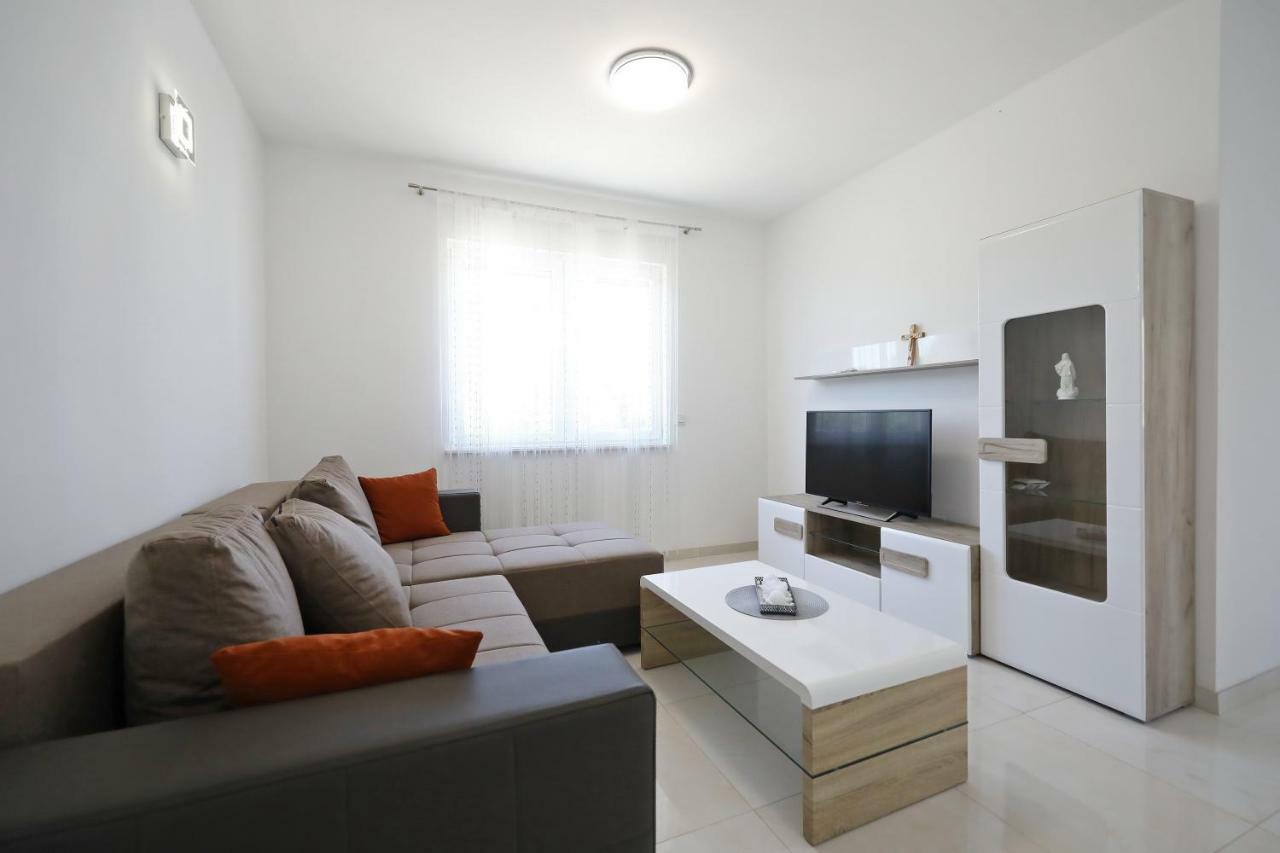 Apartmani Vlado Mitar Sukošan Εξωτερικό φωτογραφία